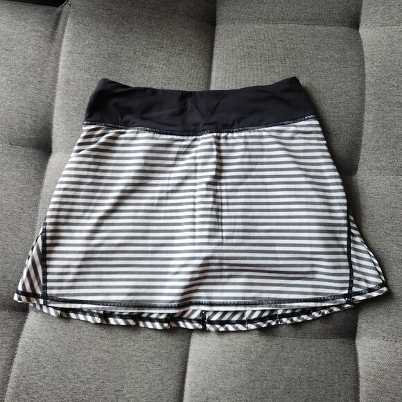 [EUC] LULULEMON Pace Setter Skirt (Size 2, Tall) - Picture 2 of 7